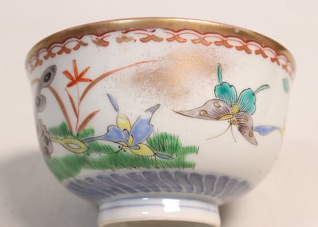 明治前期色絵花と蝶図通り物蓋茶碗②窯傷,フリモノ