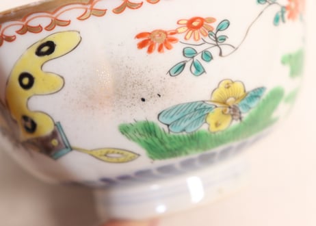 明治前期色絵花と蝶図通り物蓋茶碗②窯傷,フリモノ