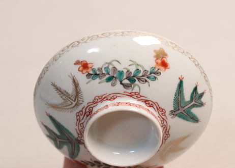 江戸中期色絵若松と草花に鈴虫図蓋茶碗②金彩擦れ