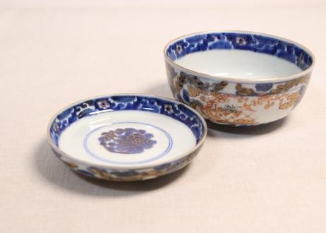 江戸後期色絵花と梅に鶯図大蓋茶碗　変色有り