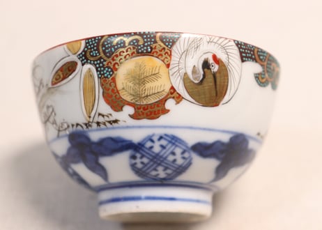 明治後期～大正九谷焼色絵鶴丸と松竹梅図煎茶碗
