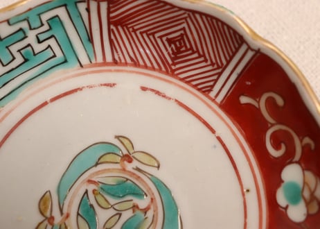 江戸後期色絵花と幾何学文図小皿②少甘手