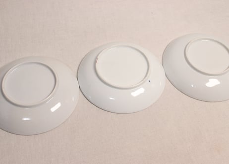 明治前期赤絵金彩菊図6寸皿①