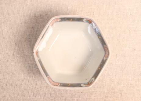 明治前期色絵花と唐草図六角向付