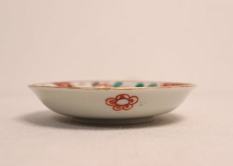 明治前期色絵桃と牡丹図小皿①