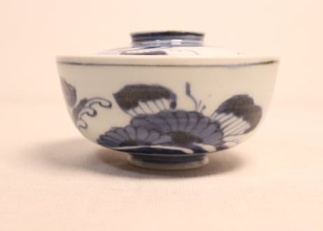 江戸中期染付流水に菊図蓋茶碗①