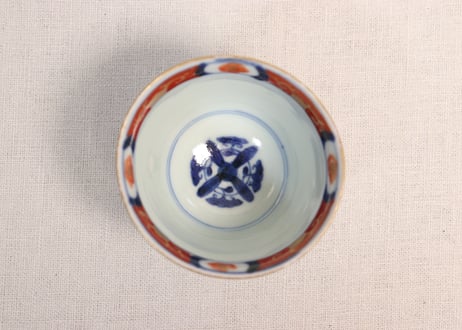 江戸幕末色絵牡丹と青玉に蝙蝠図向付 歪み