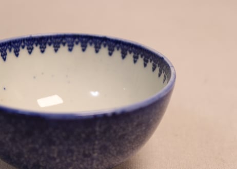 明治前期紙刷微塵唐草図蓋茶碗