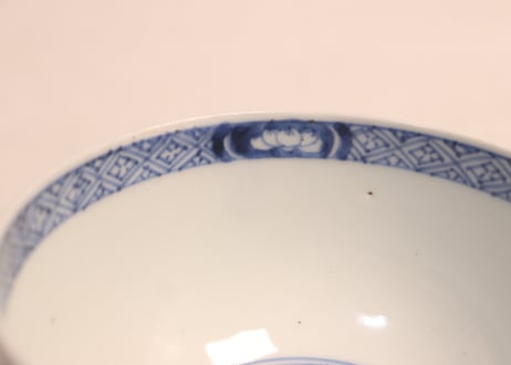 江戸後期赤絵金彩花と唐草図蓋茶碗②金彩擦れ