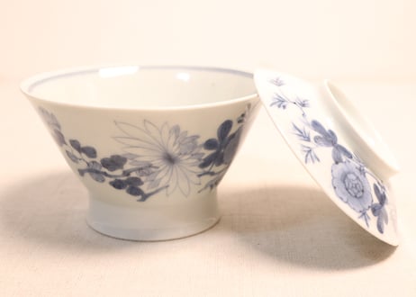 江戸後期染付菊と蝙蝠図広東型蓋茶碗