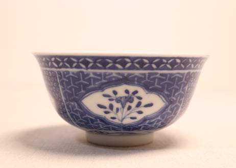 明治前期染付麒麟と花図蓋茶碗①