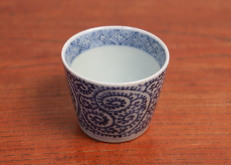 江戸中期染付蛸唐草図小猪口②窯傷