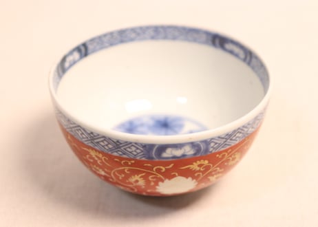 江戸後期赤絵金彩花と唐草図蓋茶碗②金彩擦れ