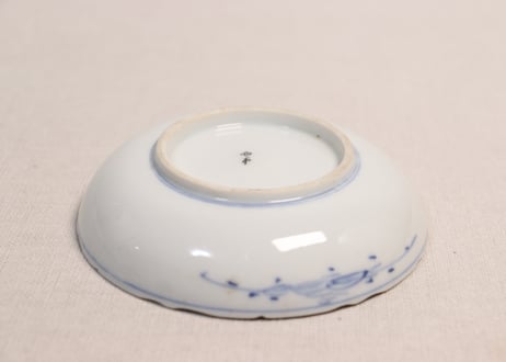 明治後期～大正色絵牡丹と水鳥に山水図通り物小皿①