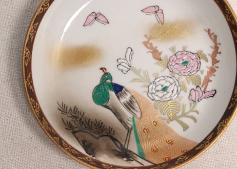 明治後期～大正九谷焼ゴム判色絵牡丹に孔雀図小皿