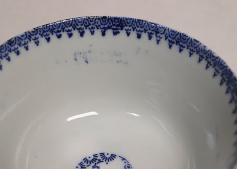 明治前期紙刷微塵唐草図蓋茶碗②身少甘手
