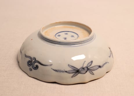 明治前期菊と葉図なます皿③濃いめ,少かたつき