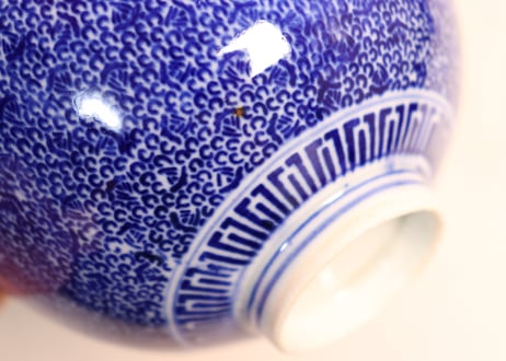 明治前期紙刷微塵唐草図蓋茶碗