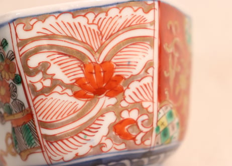 明治前期色絵花と唐草図六角向付