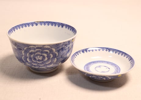 明治前期線描き牡丹図蓋茶碗②ニュウ,蓋ムシクイ