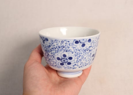 明治前期染付梅花と唐草図つぼ碗