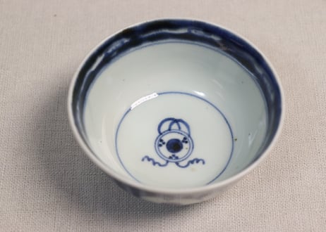 江戸後期染付縦縞鼓図蓋茶碗②高台傷