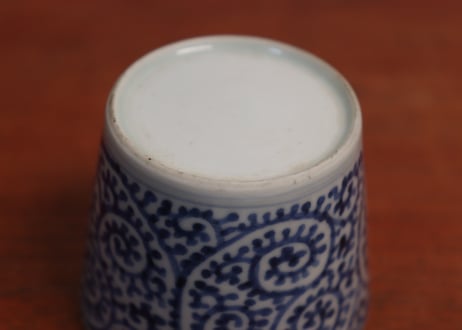 江戸中期染付蛸唐草図小猪口①