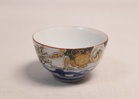明治後期～大正九谷焼色絵鶴丸と松竹梅図煎茶碗