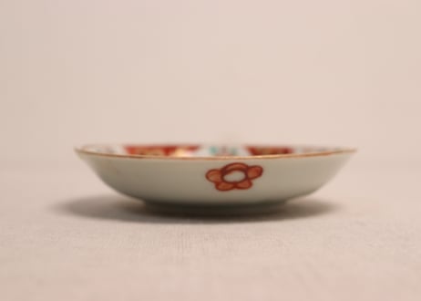 明治前期色絵桃と牡丹図小皿②ムシクイ