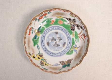 明治前期色絵花と蝶図通り物なます皿