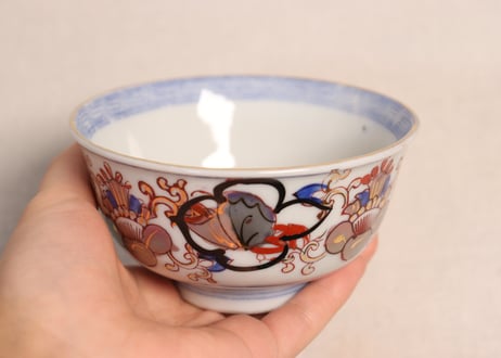 大正~昭和戦前銅印判色絵蝶と牡丹図通り物飯茶碗