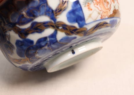 江戸後期色絵花と梅に鶯図大蓋茶碗　変色有り