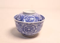 明治前期線描き牡丹図蓋茶碗①