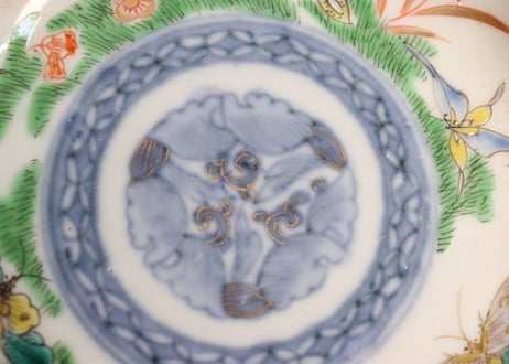 明治前期色絵花と蝶図通り物小皿