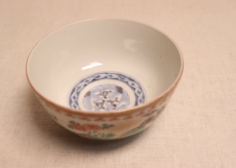 明治前期色絵花と蝶図通り物蒸茶碗