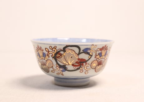 大正~昭和戦前銅印判色絵蝶と牡丹図通り物飯茶碗