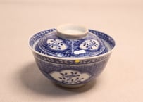 明治前期染付麒麟と花図蓋茶碗②縁少甘手