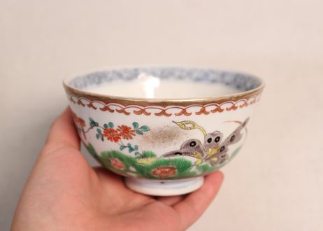 明治前期色絵花と蝶図通り物蓋茶碗①