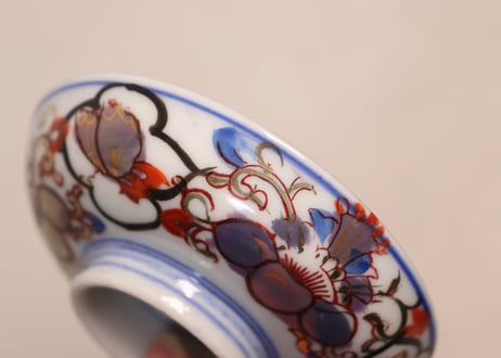 大正~昭和戦前銅印判色絵蝶と牡丹図通り物飯茶碗