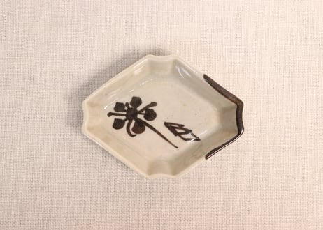 大正～昭和戦前織部焼花と菱文図菱形醤油小皿①