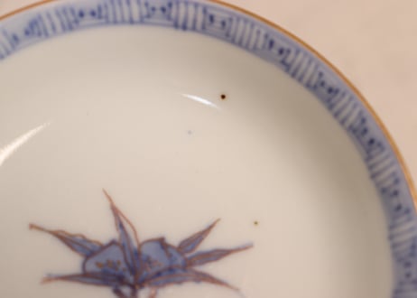 明治前期金彩赤絵菊と蛸唐草図蓋茶碗