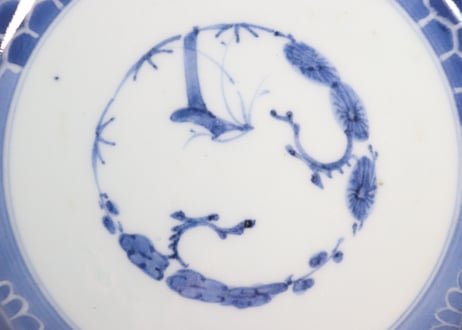 江戸後期墨弾き菊と亀甲図6寸皿