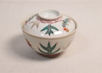 江戸中期色絵若松と草花に鈴虫図蓋茶碗②金彩擦れ