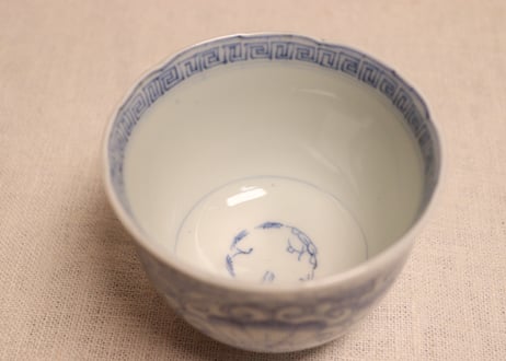 江戸幕末線描き三方牡丹図向付　黒点