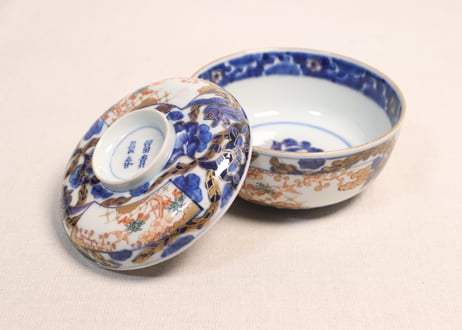 江戸後期色絵花と梅に鶯図大蓋茶碗　変色有り