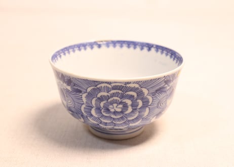 明治前期線描き牡丹図蓋茶碗②ニュウ,蓋ムシクイ