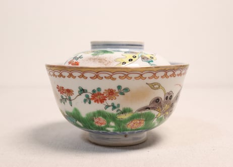 明治前期色絵花と蝶図通り物蓋茶碗①