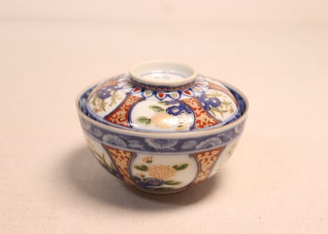 明治前期色絵窓絵に菊と春蘭図蓋茶碗