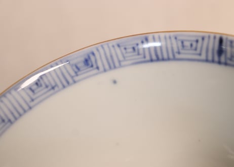 明治前期金彩赤絵菊と蛸唐草図蓋茶碗