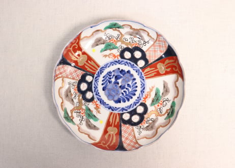 明治前期色絵三方に松竹梅図7寸皿②部分甘手